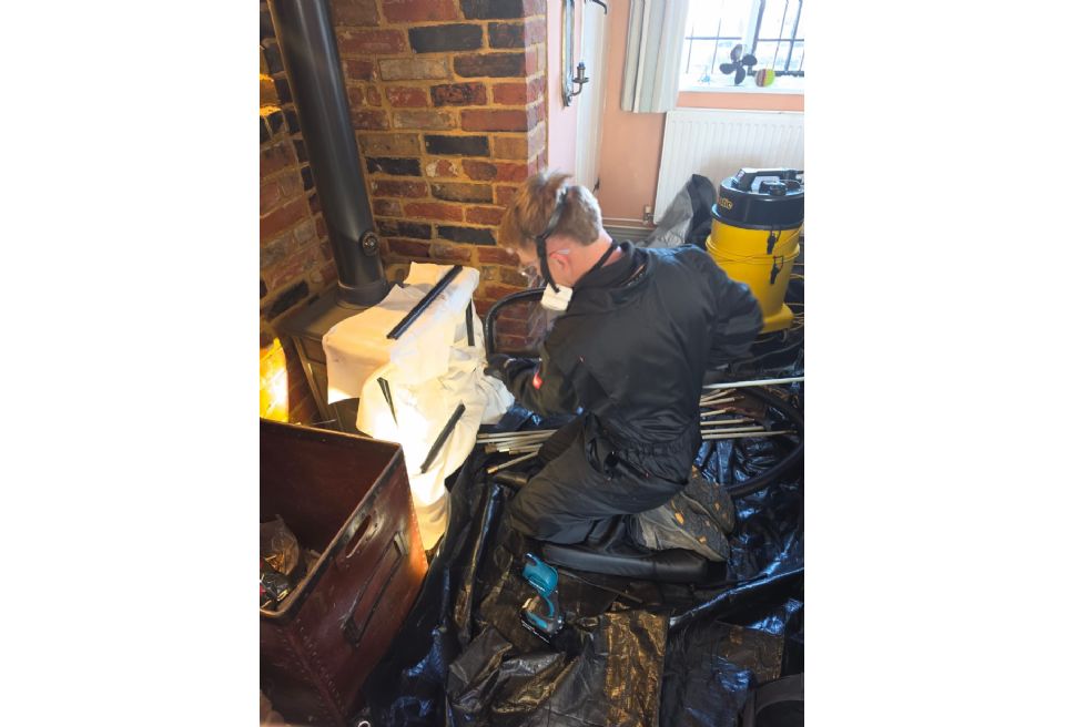 Chimney Sweeping of a multi-fuel stove